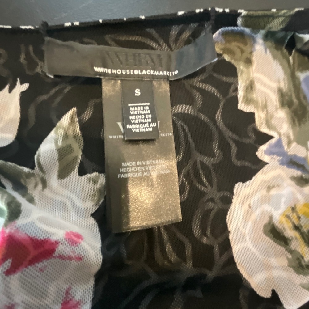 WHBM Black Floral Ruched V Neck 3/4 Sleeve Top Women's Fashion Blouse Reversible - Picture 11 of 11